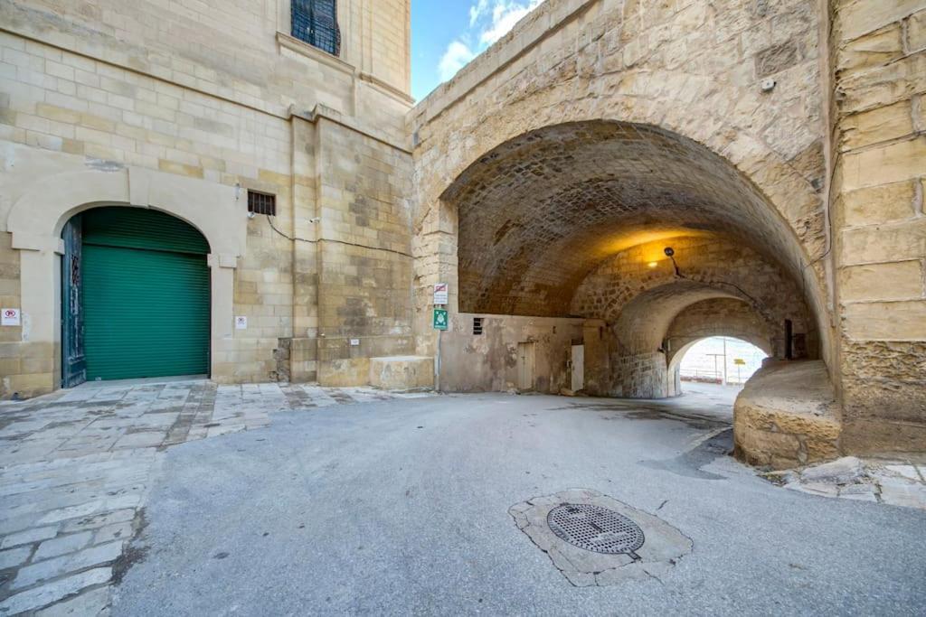 31 Sally Port Валета Екстериор снимка